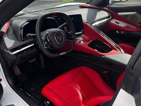 Used 2025 Chevrolet Corvette Z06 RWD image 4