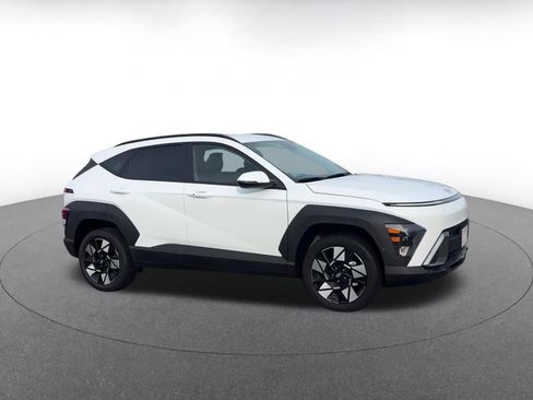 Used 2025 Hyundai Kona SEL image 2
