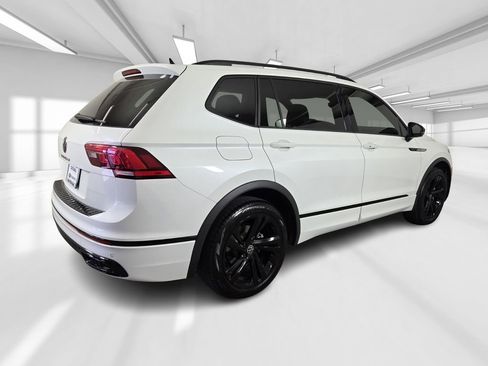 Used 2024 Volkswagen Tiguan SE R-Line FWD image 8