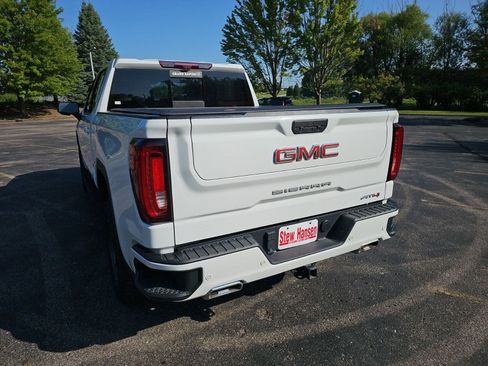 Used 2022 GMC Sierra 1500 AT4 w/ AT4 Premium Package AWD/4WD image 3