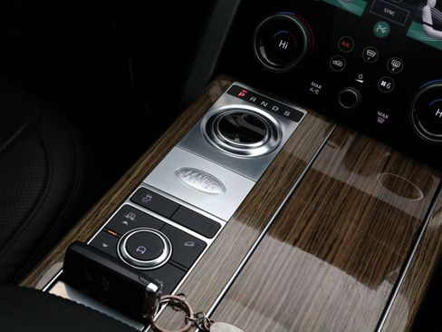 Used 2019 Land Rover Range Rover HSE image 54