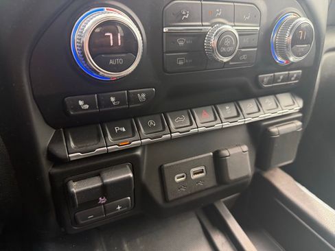 Used 2020 GMC Sierra 1500 AT4 w/ AT4 Premium Package image 14