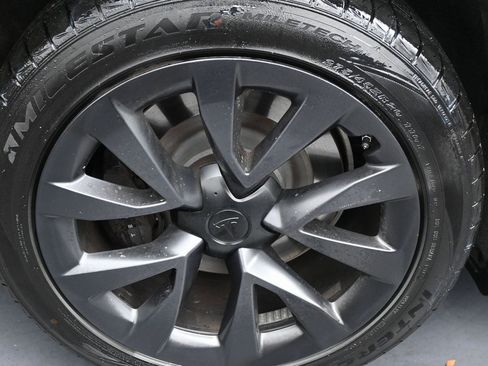 Used 2024 Tesla Model X image 36