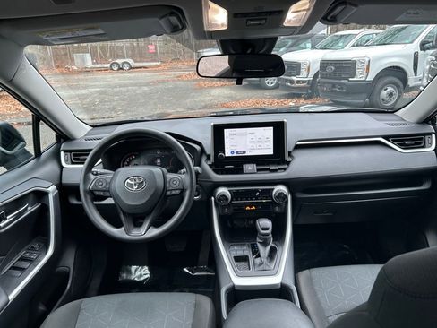 Used 2025 Toyota RAV4 XLE image 25