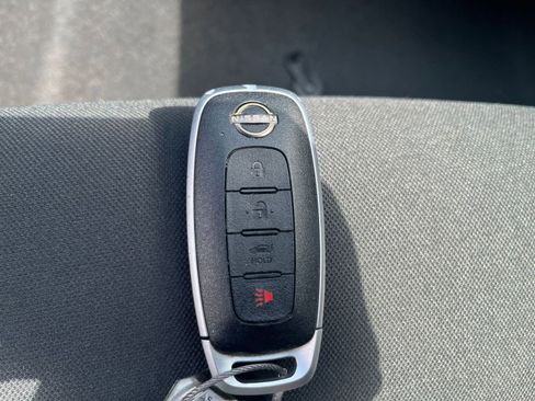 Used 2025 Nissan Versa SV FWD image 21