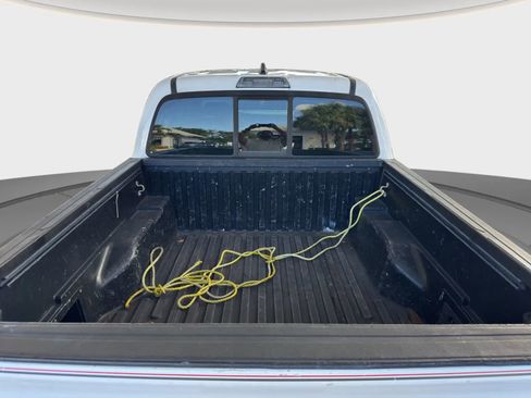 Used 2018 Toyota Tacoma SR image 20