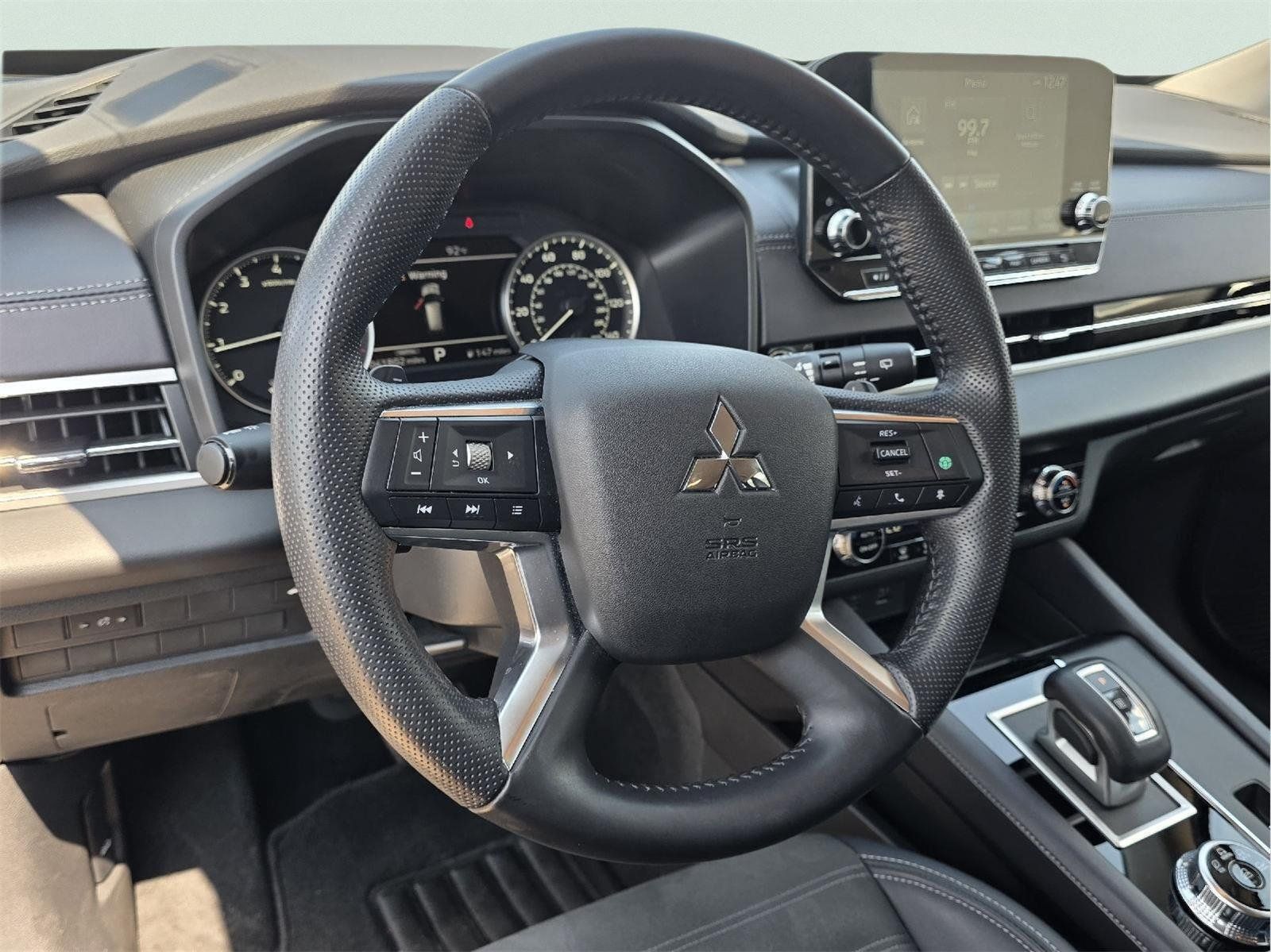 Used 2024 Mitsubishi Outlander SE FWD image 10