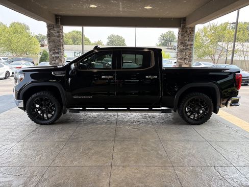 Used 2019 GMC Sierra 1500 SLT w/ SLT Premium Package AWD/4WD image 9