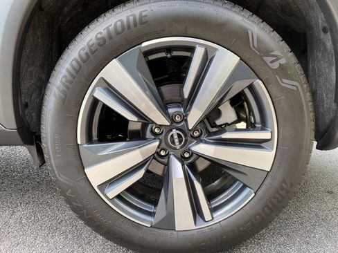 Used 2026 Nissan Rogue SL FWD image 39