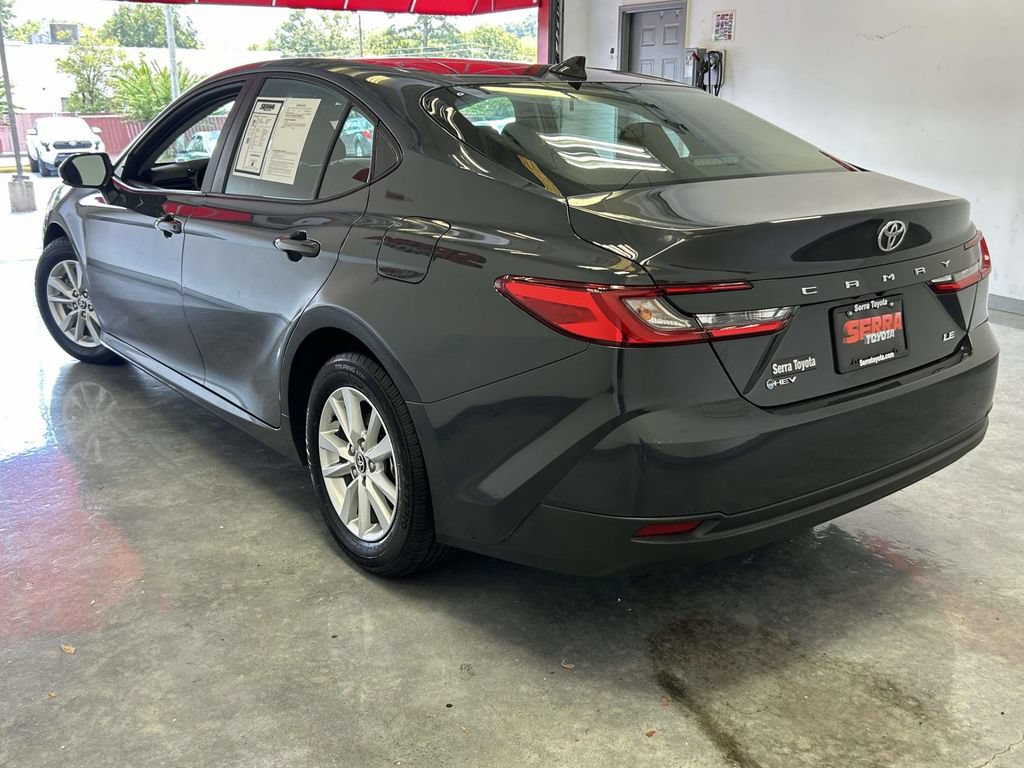 Used 2025 Toyota Camry LE FWD image 5