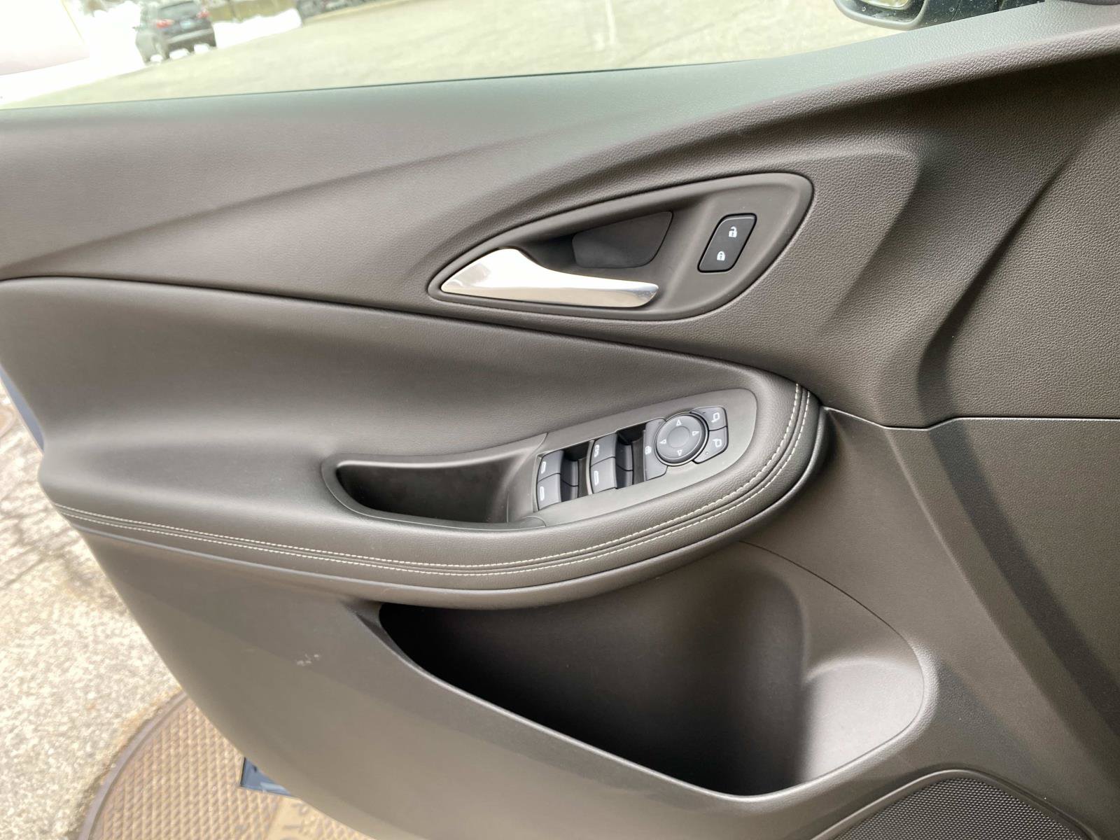 Used 2025 Buick Encore GX Preferred AWD/4WD image 20