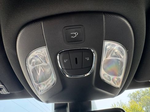 Used 2023 Jeep Compass Latitude w/ Convenience Group AWD/4WD image 31