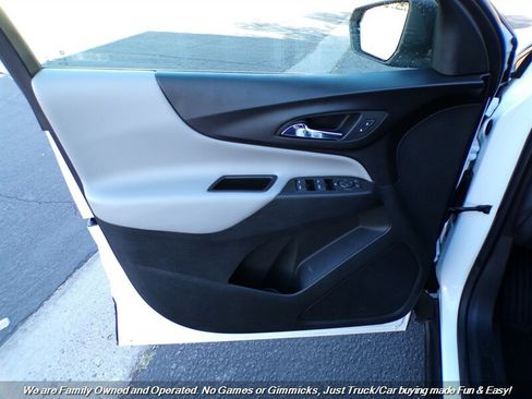 Used 2022 Chevrolet Equinox LS w/ LS Convenience Package image 13