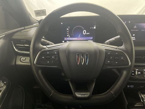Used 2025 Buick Envista Sport Touring w/ Experience Buick Package image 14