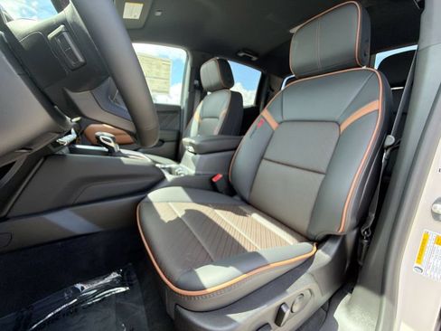 New 2026 GMC Canyon AT4 w/ AT4 Premium Package AWD/4WD image 18