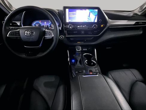 Used 2026 Toyota Highlander Platinum AWD/4WD image 15