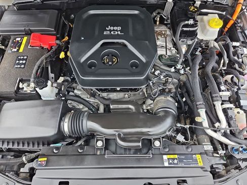 Used 2021 Jeep Wrangler Unlimited Sahara w/ Cold Weather Group image 15