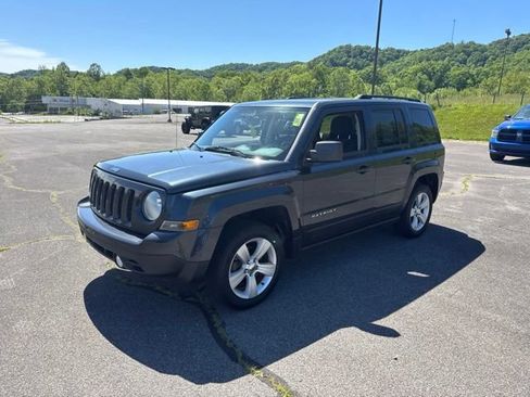 Used 2014 Jeep Patriot Latitude AWD/4WD image 4
