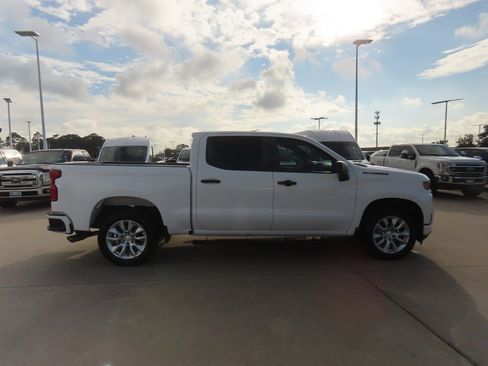 Used 2020 Chevrolet Silverado 1500 Custom w/ Custom Value Package RWD image 10