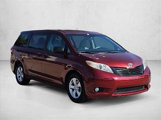 Used 2011 Toyota Sienna FWD video 3