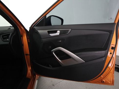 Used 2016 Hyundai Veloster Turbo FWD image 47