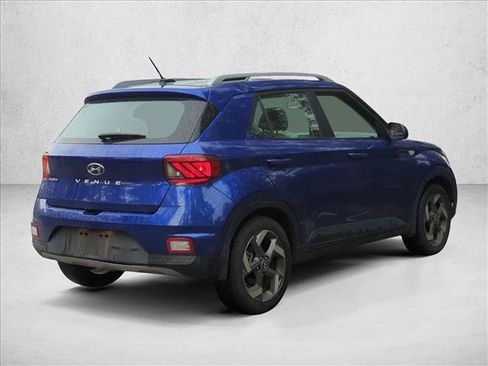 Used 2023 Hyundai Venue SEL FWD image 5