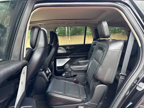 Used 2022 Lincoln Aviator Grand Touring w/ Equipment Group 301A AWD/4WD image 18