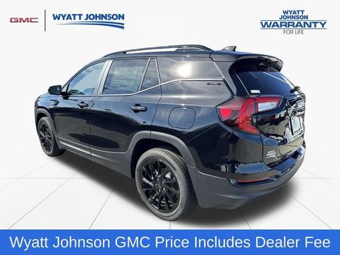 Used 2024 GMC Terrain SLE w/ Driver Convenience Package FWD image 3