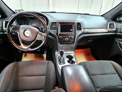 Used 2018 Jeep Grand Cherokee Laredo image 25