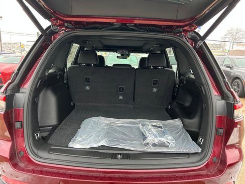 New 2025 Jeep Grand Cherokee Limited w/ Trailer Tow Package AWD/4WD image 19