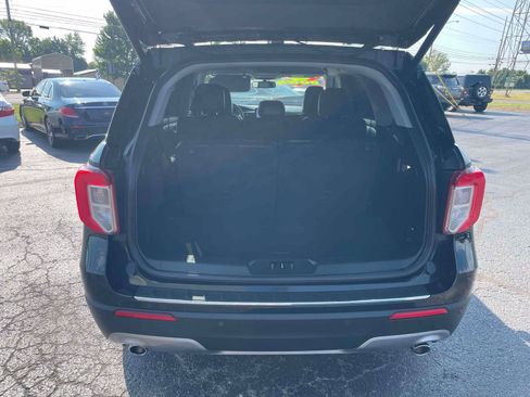 Used 2021 Ford Explorer Limited w/ Equipment Group 301A AWD/4WD image 7