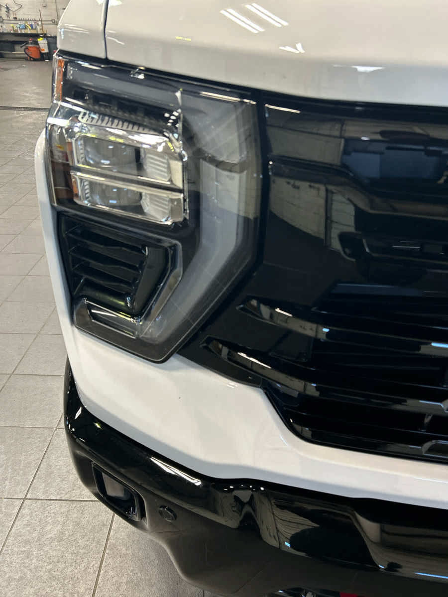 Used 2025 Chevrolet Silverado 2500 LT w/ Trail Boss Package AWD/4WD image 4