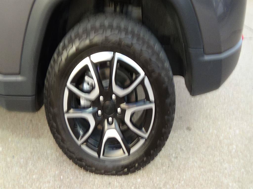 Certified 2024 Jeep Compass Trailhawk w/ Trailhawk Elite Group AWD/4WD image 9