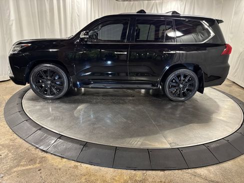 Used 2018 Lexus LX 570 4WD w/ Luxury Package image 6