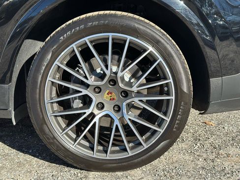 Used 2019 Porsche Cayenne E-Hybrid image 47