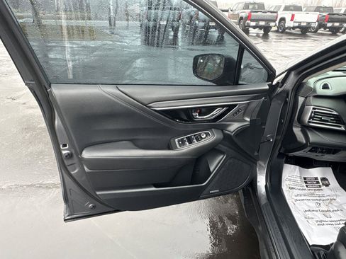 Used 2022 Subaru Outback Limited image 17
