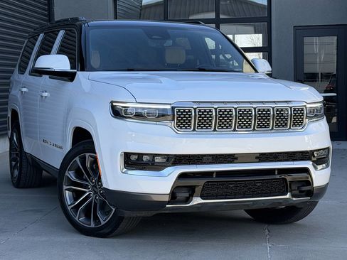 Used 2022 Jeep Grand Wagoneer Series III image 5