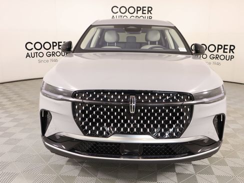 New 2026 Lincoln Nautilus Premier AWD/4WD image 11
