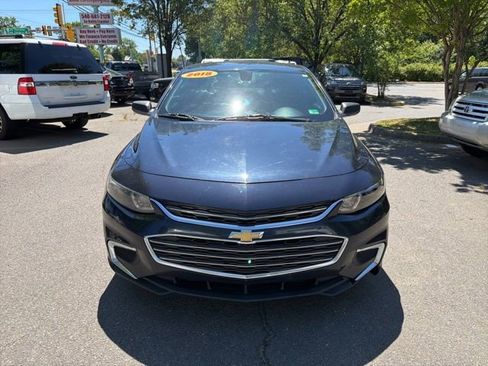 Used 2018 Chevrolet Malibu LS FWD image 4