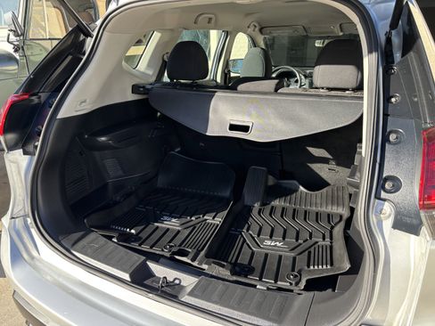 Used 2017 Nissan Rogue S image 58