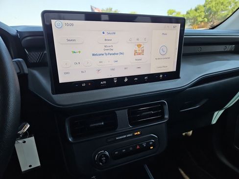 Used 2025 Ford Maverick XL w/ Equipment Group 102A AWD/4WD image 22