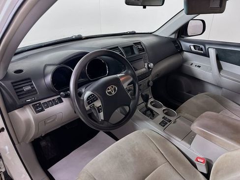 Used 2011 Toyota Highlander 4WD w/ Tech Pkg image 10