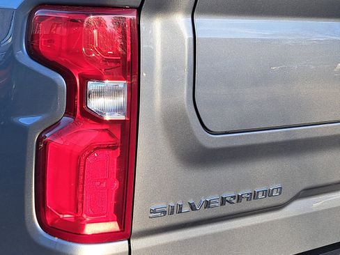 Used 2025 Chevrolet Silverado 1500 LT Trail Boss w/ Convenience Package II image 32