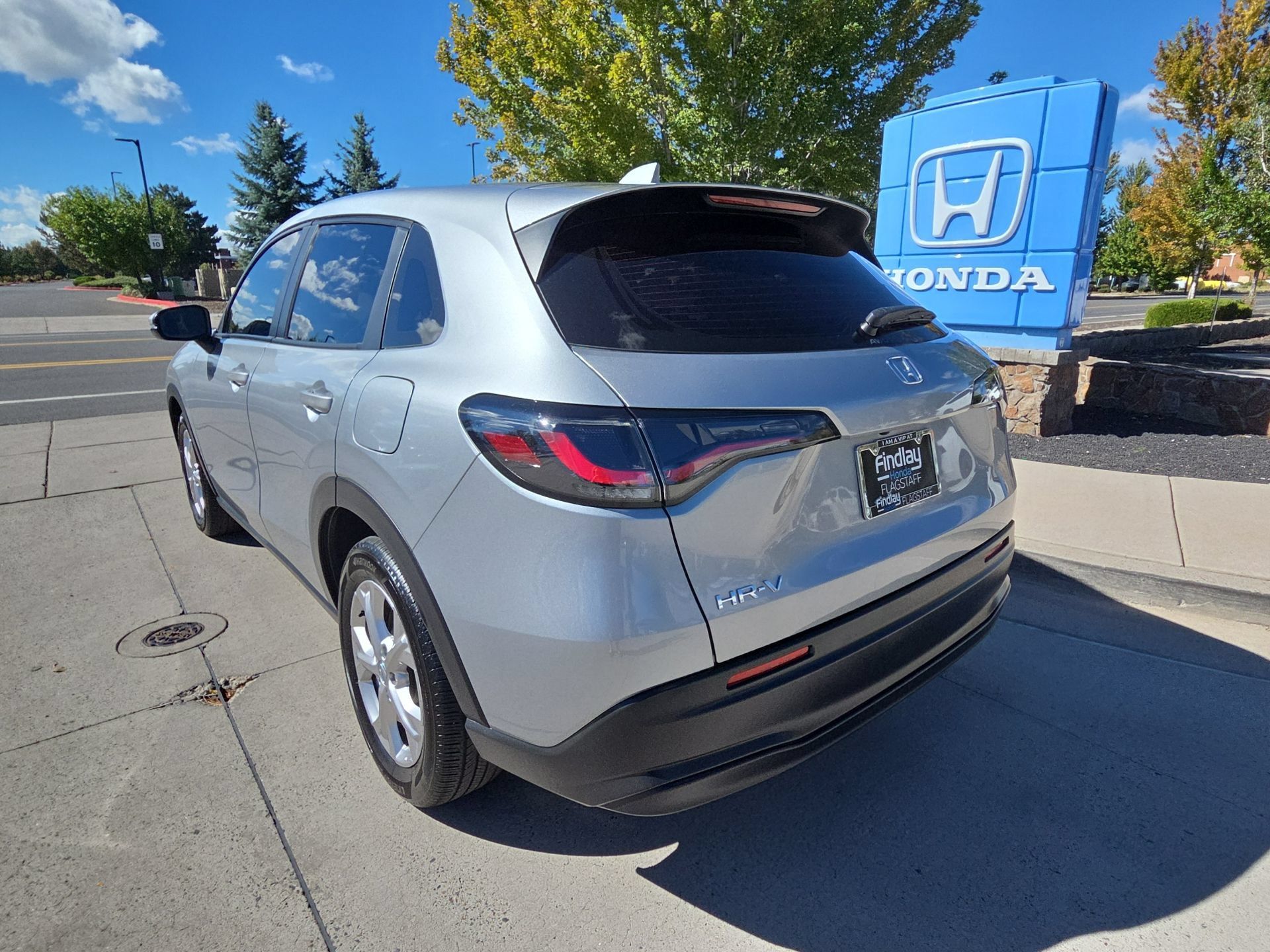 Used 2025 Honda HR-V LX image 7