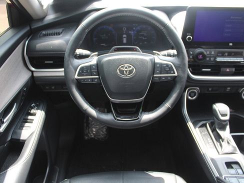 Used 2024 Toyota Grand Highlander Platinum image 5