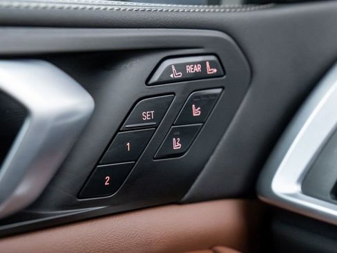 Certified 2025 BMW X7 M60i w/ Executive Package image 34