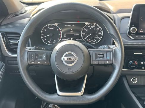 Used 2021 Nissan Rogue SV image 17