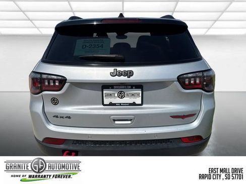 Used 2024 Jeep Compass Trailhawk AWD/4WD image 5