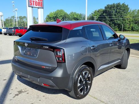 Used 2025 Nissan Kicks SR AWD/4WD image 14