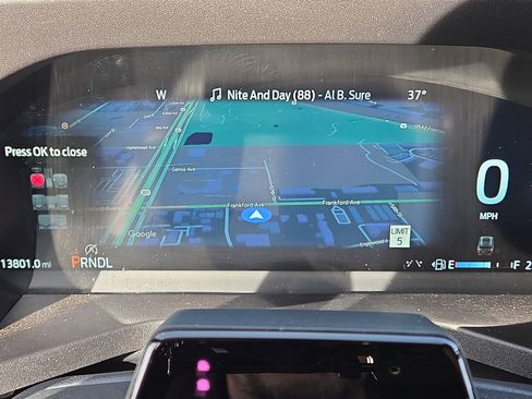 Used 2025 Ford Explorer ST-Line w/ Premium Package image 15